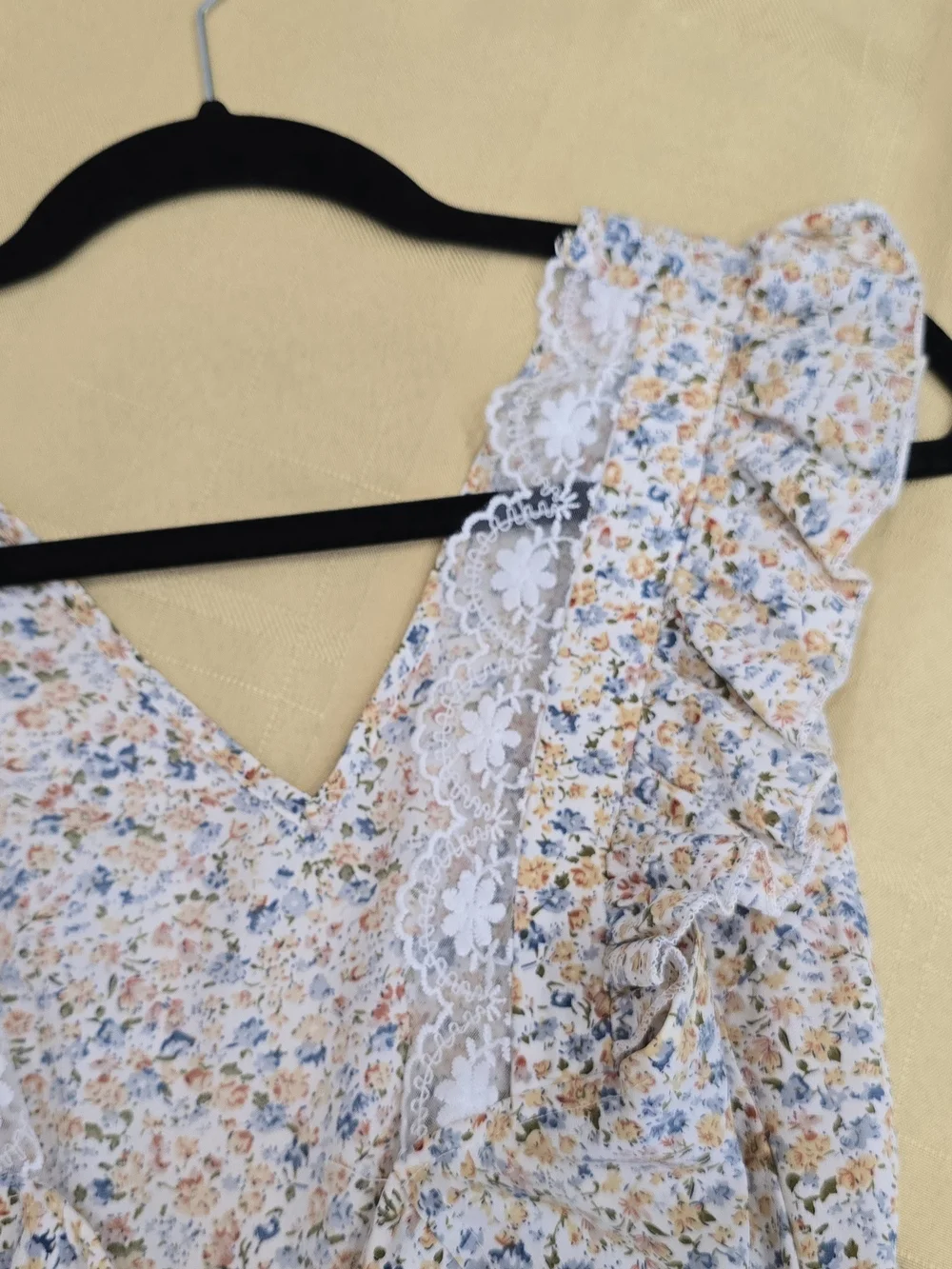 SHEIN Ditsy Floral Ruffle Tie Back Mini Dress Size S - Picture 5 of 7